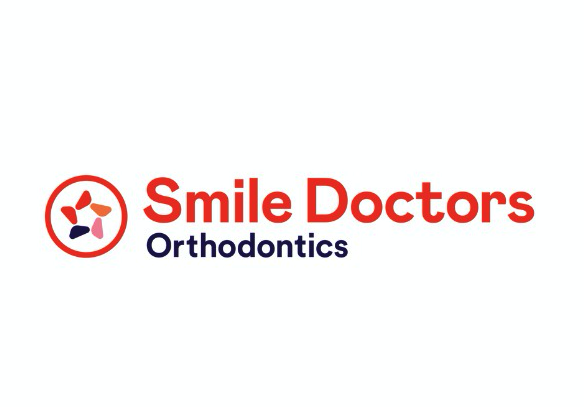 Smile Doctors是一家提供牙齒矯正服務(wù)的連鎖診所logo.png